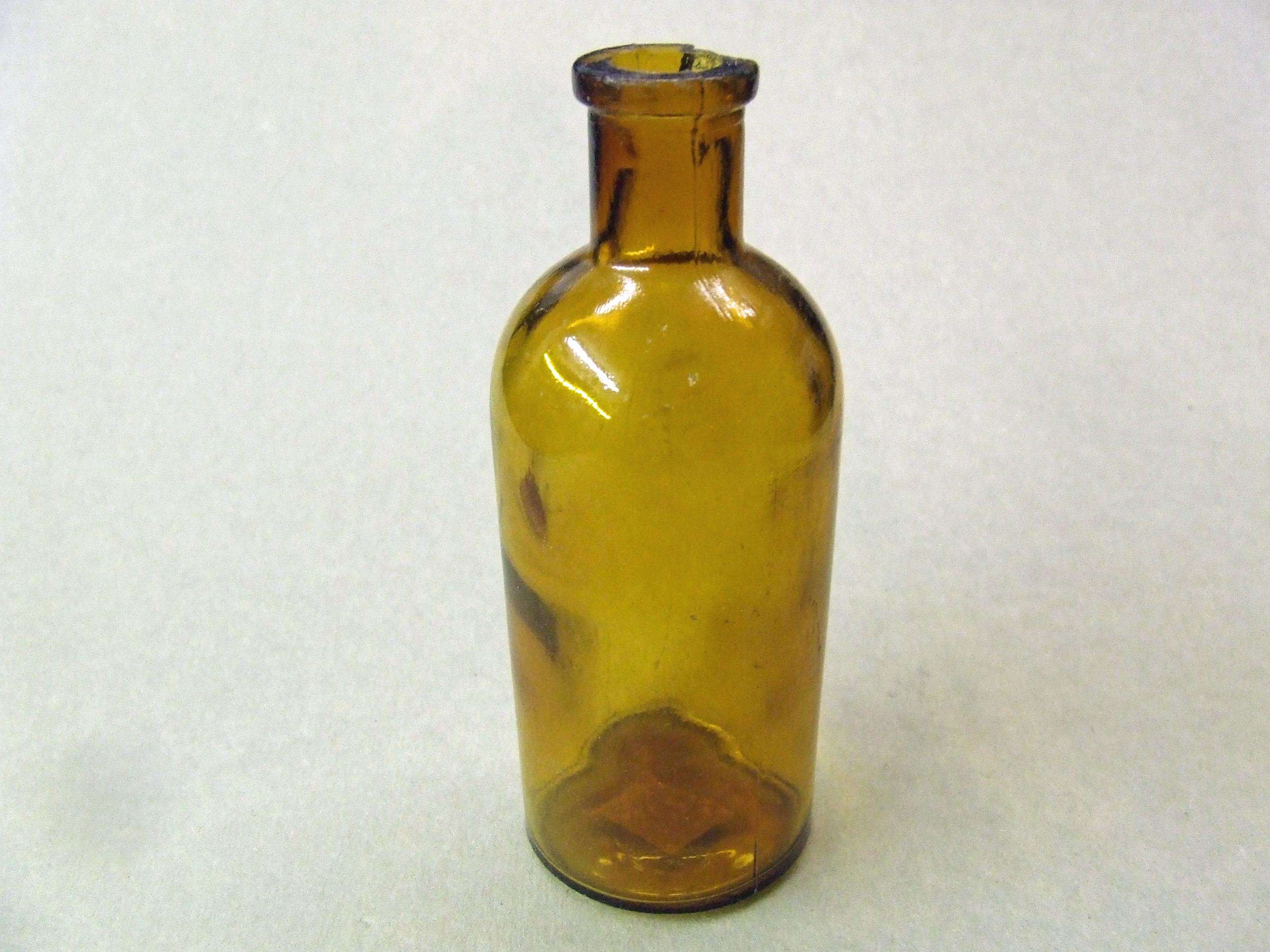 Apothecary Bottle. Bill Bagley Glass